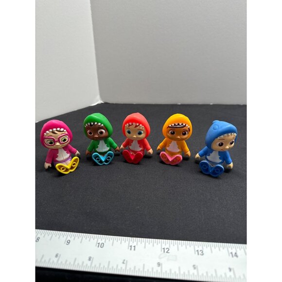 CoComelon Toy Figures Set Of 5 - JJ Cody & Friends Baby Dolls - Multicolor Play - Picture 6 of 6